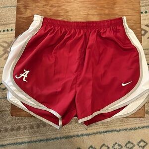 NWT Nike dry fit size Medium Alabama shorts